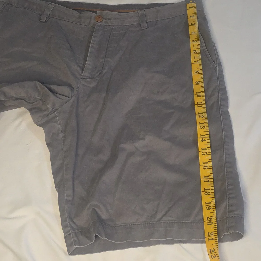Tommy Bahama Men's Gray Flat Front Shorts